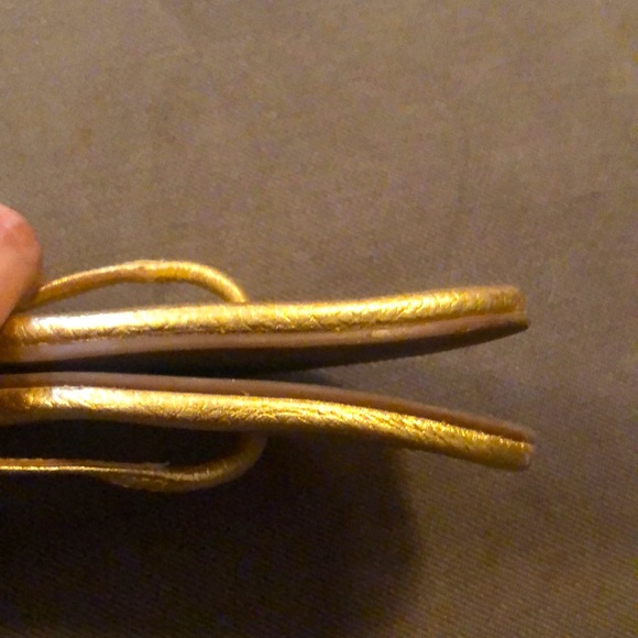 Tory Burch Britton Metallic Thong Sandals 8 - Picture 9 of 9